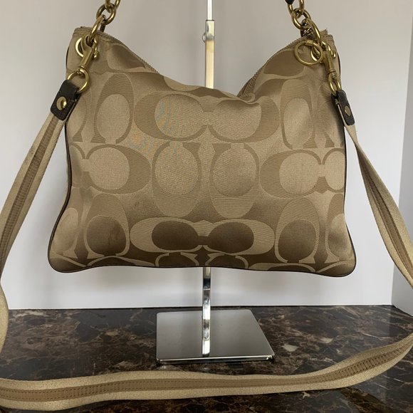 Coach Signature "C" Poppy Hippie Crossbody - Picture 3 of 7